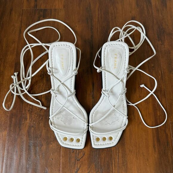 FRAME Le Doheny Ankle-Wrap Leather Sandals in White - Picture 3 of 12